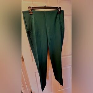 Chicos slimming 360 ankle pant w/side vent Jasper Green Sz 2 (12). NWT $10